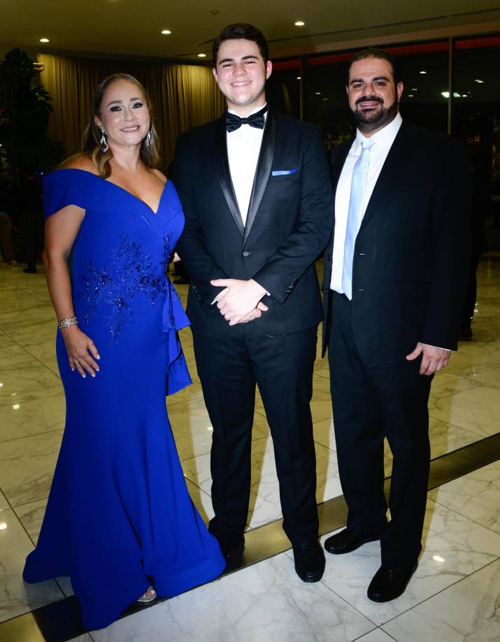 Rocío, Riad y Juan Carlos Asfura