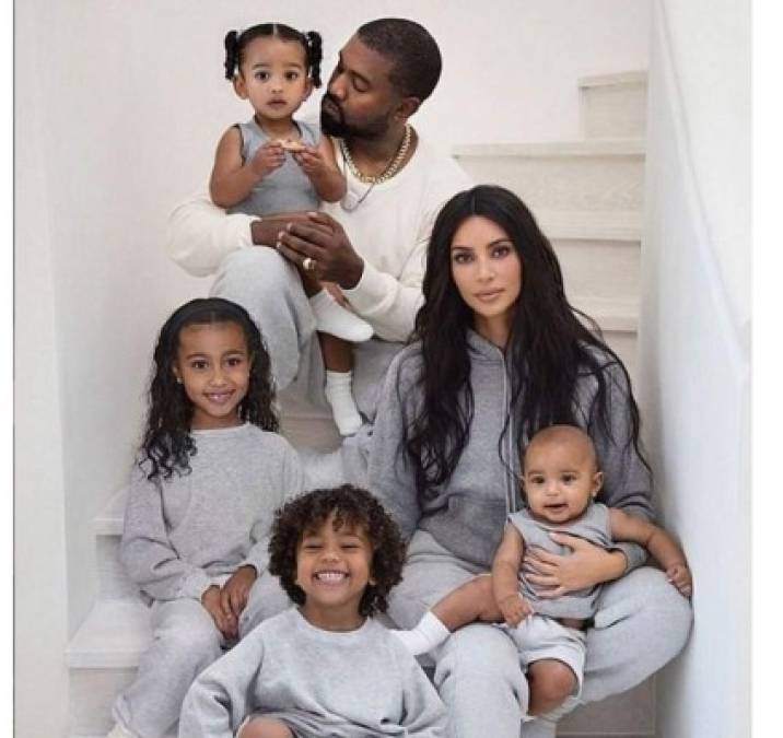 4. Los cuatro hijos de Kim Kardashian y Kanye West, North, Saint, Chicago y Psalm West, tiene su futuro asegurado con $40 millones de dólares.