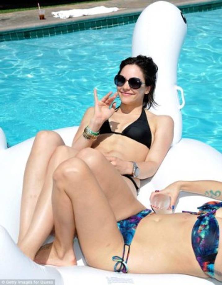 Katharine McPhee también quiso presumirlo.