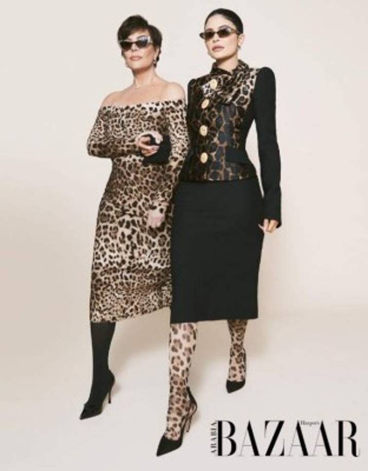 'Nunca pensé mucho en el amor de una madre hasta que me convertí en una. no hay palabras para describir cuánto te amo y cuán bendecida soy por tenerte en mi vida.' dedicó Kylie a su madre Kris al compartir una de las fotografías de su sesión en Instagram.