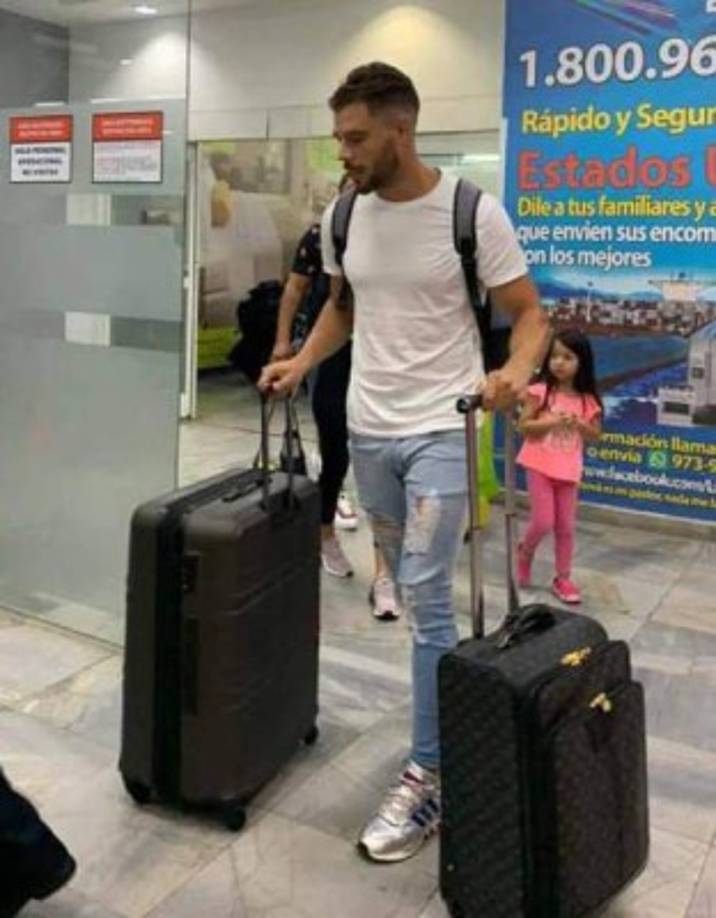 Cristián Alessandrini: El delantero argentino de 34 años de edad llegó a Honduras para unirse a las filas del Vida de La Ceiba. Cuenta con una amplia experiencia y su último equipo fue el San José de Bolivia.