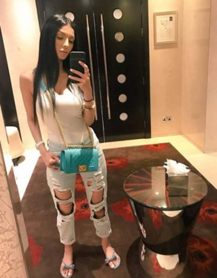 Ella y el boxeador el año pasado sacaron sus trapitos sucios al sol, pues en diversos medios señaló que la relación con los familiares de Khan era mala y además lo acusó de intimidarla por lo que había dicho.