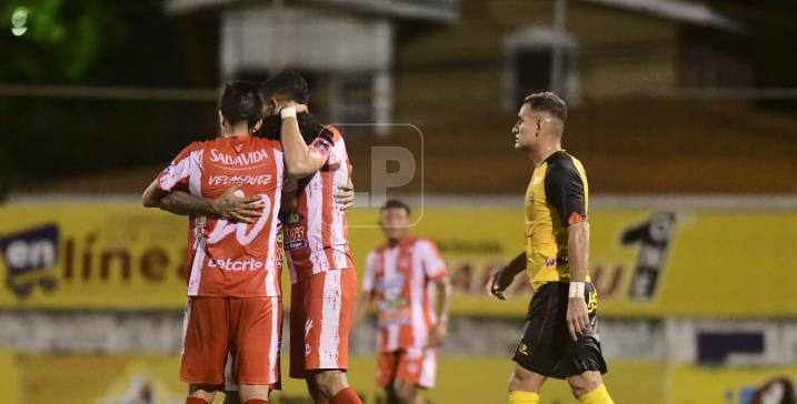El Vida se dio un festín en el estadio Excélsior de Puerto Cortés ante un irreconocible Real España.