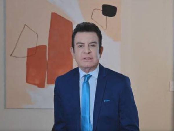 Salvador Nasralla anuncia que buscará la presidencia de Honduras.