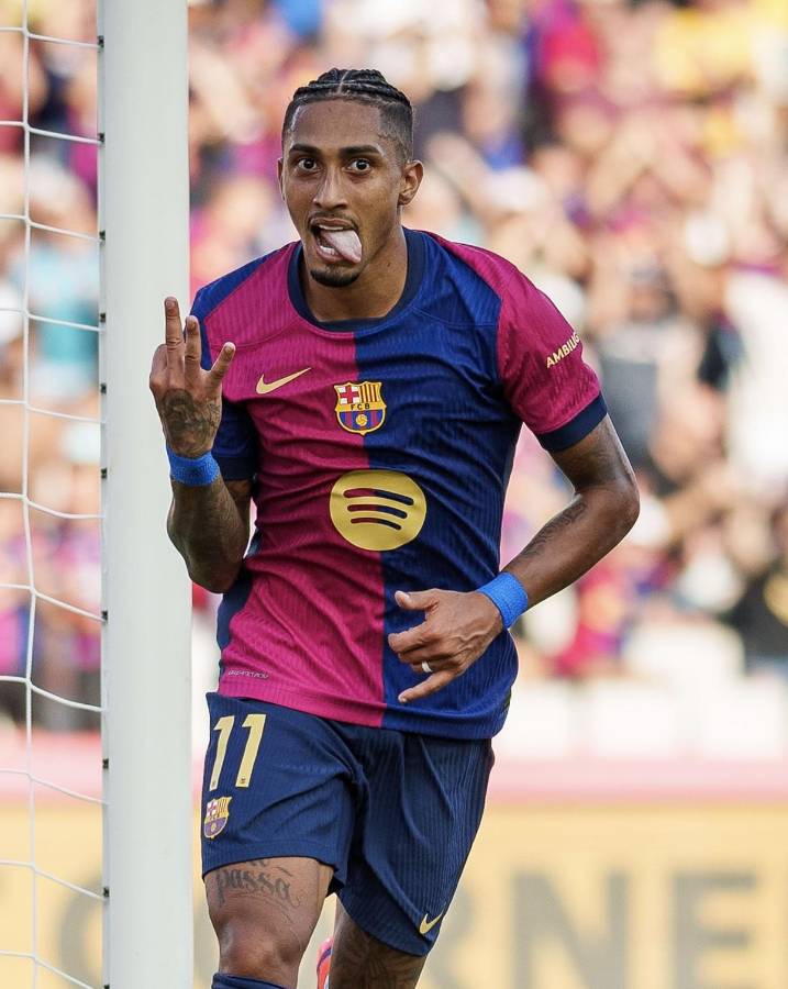 Raphinha fue el MVP del partido con su hat-trick.