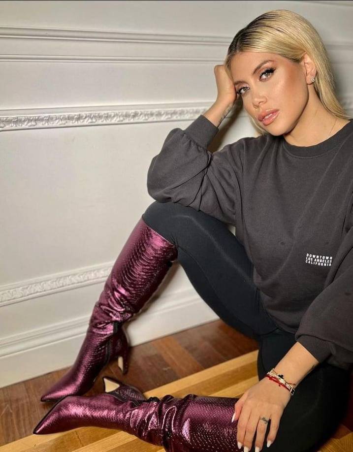 Hackean cuenta de Instagram de Wanda Nara y filtran mensajes picantes de futbolista