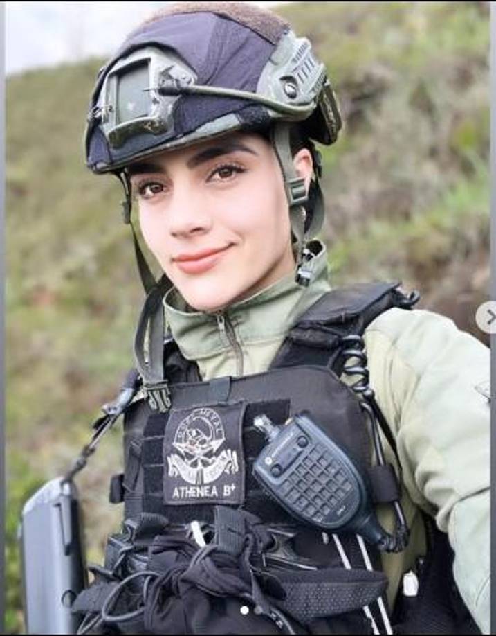 ”Lo tiene todo ...admírenla por todas esas tormentas que ha enfrentado y no se ha rendido. Ella no es de curvas perfectas, es de alma y corazón bonito”, con ese pensamientos que subió hace unos días, aceptó los halagos.