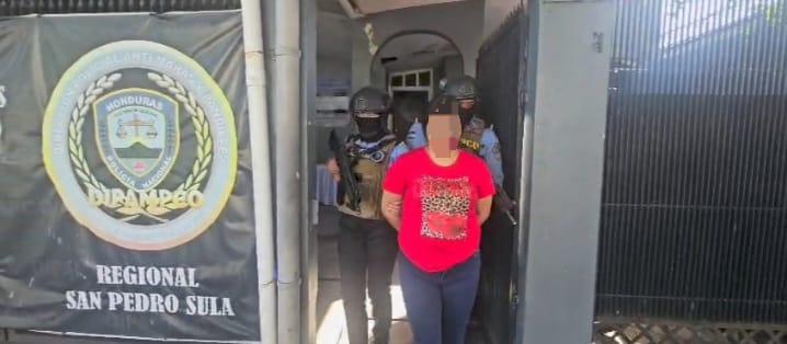 Policía: peligrosa extorsionadora de la 18 operaba bajo órdenes dictadas en visitas conyugales