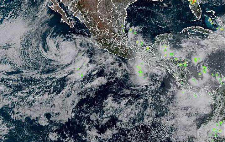 Celia se intensifica a tormenta tropical en costas del estado de Oaxaca