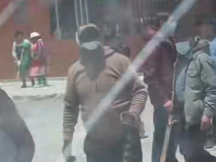 Las imágenes del ataque al convoy de Noboa en medio de las protestas en Ecuador