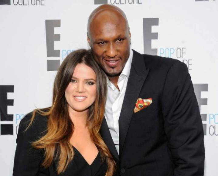 Para desgracia de la futura madre, esta no es la primera que una de sus parejas le es infiel.<br/><br/>Sus ex novios y ex marido, Lamar Odom, también fue pillado en situaciones comprometedoras. <br/><br/>Odom tuvo que ser ingresado a una clínica tras quedas inconsciente en un prostíbulo de Las Vegas, donde casi muere por sobredosis de alcohol y drogas.<br/>