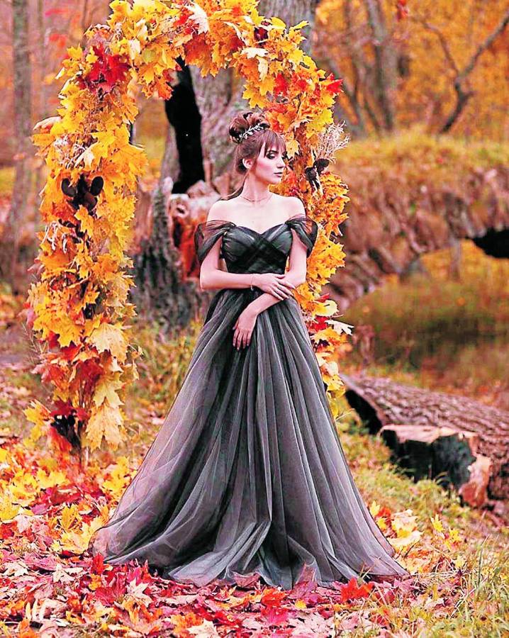 Los vestidos de boda negros se abren paso