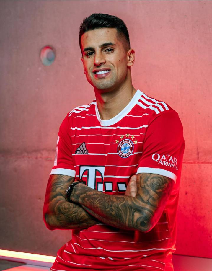Joao Cancelo - El defensa internacional portugués del Manchester City fue cedido hasta el final de la temporada al Bayern Múnich, con opción de compra, anunció el club alemán este martes en un comunicado.
