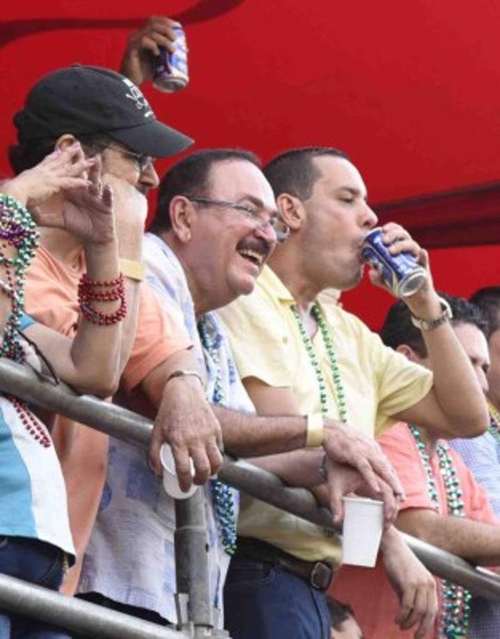 El conocido político ceibeño, Rodolfo Irías, no se perdió la gran fiesta.