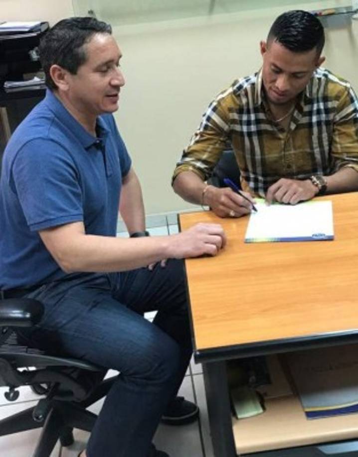 Marco Tulio Vega firmó por un año con el Motagua.