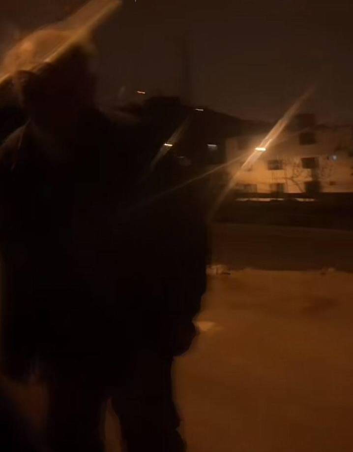 “Todos diciendo que puede ser el alma de Don Marito y que tal si es una persona que tiene alzheimer y esta perdido”, comentó un usuario en el vídeo que se hizo viral.