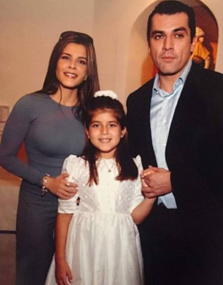 En 1996, Jorge Salinas mantuvo una relación con la actriz Adriana Cataño, con quien tuvo a su primera hija, Gabriela Cataño. Sin embargo, el actor no reconoció a la niña como suya.<br/><br/>