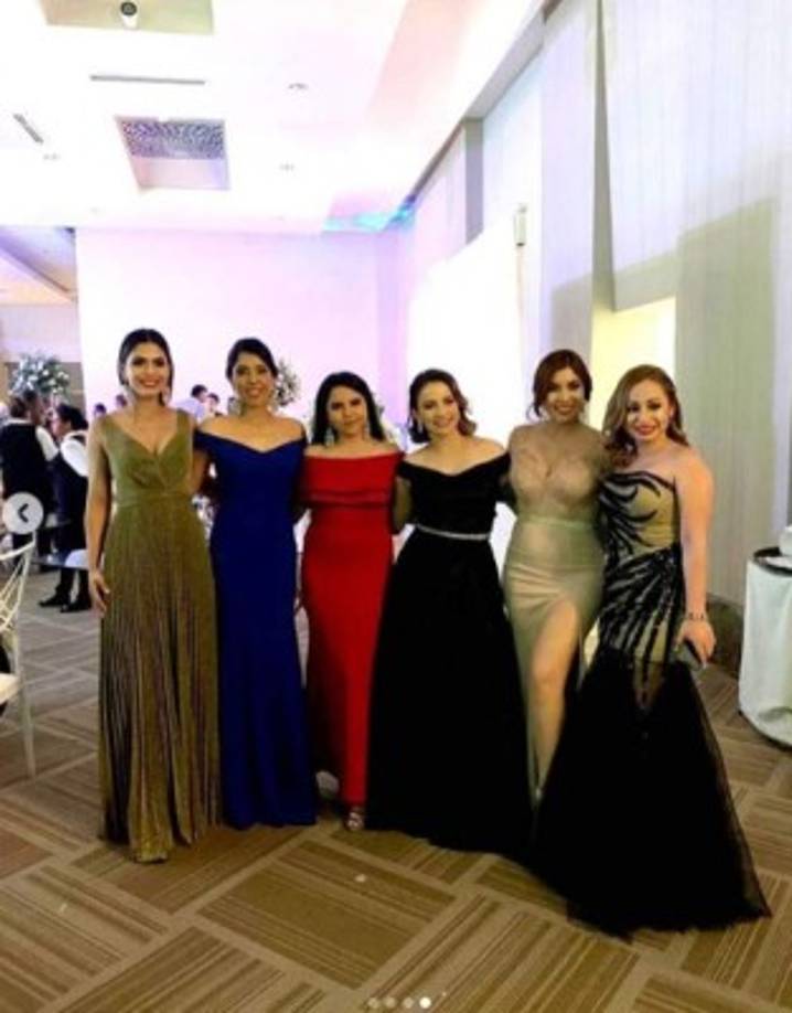 Las presentadoras de 'Las mañanas del 5' engalanaron la noche luciendo bellísimas.