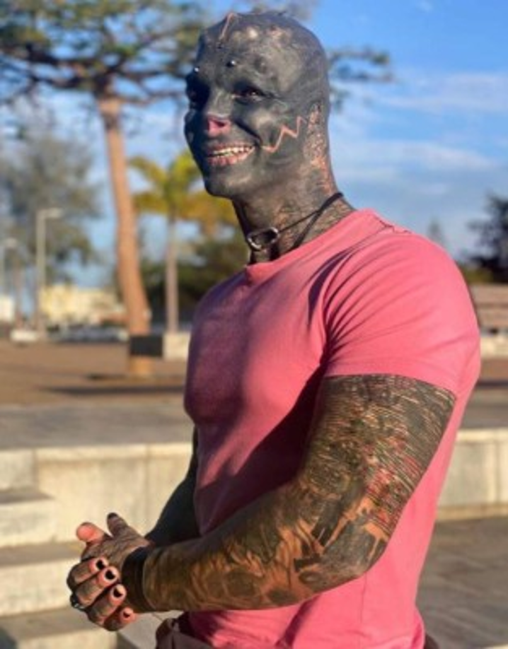 'Dejé todo a los 24 años y me fui a Australia. Se ha convertido en algo normal, incluso inconsciente, pensar en mis planes para los próximos meses. Me encanta ponerme en los zapatos de un personaje que da miedo', asegura.