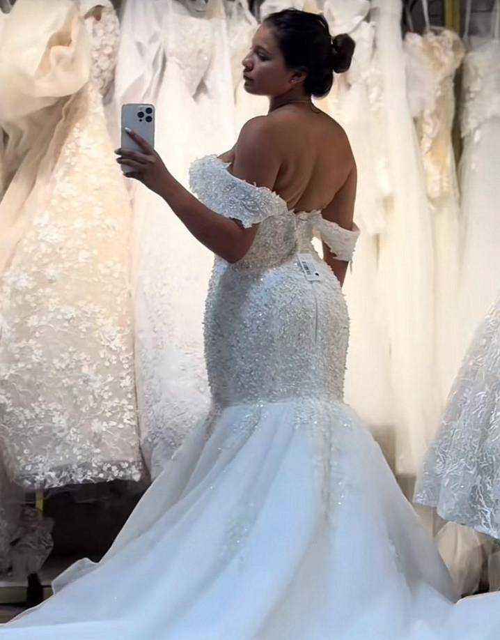 En esta ocasión Alejandra Rubio ha asegurado que ya tiene su vestido para la boda, el cual seguramente resaltará su figura.