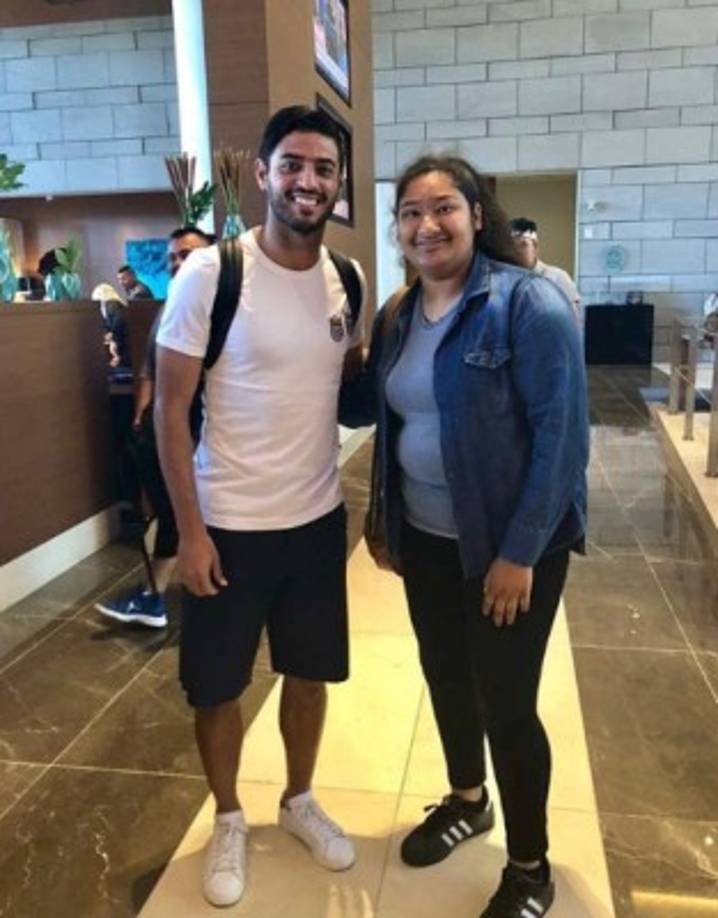 Orozco, mejor conocida en Instagram como, flickermarlen, tiene fotos con deportistas, actores y cantantes de talla mundial.