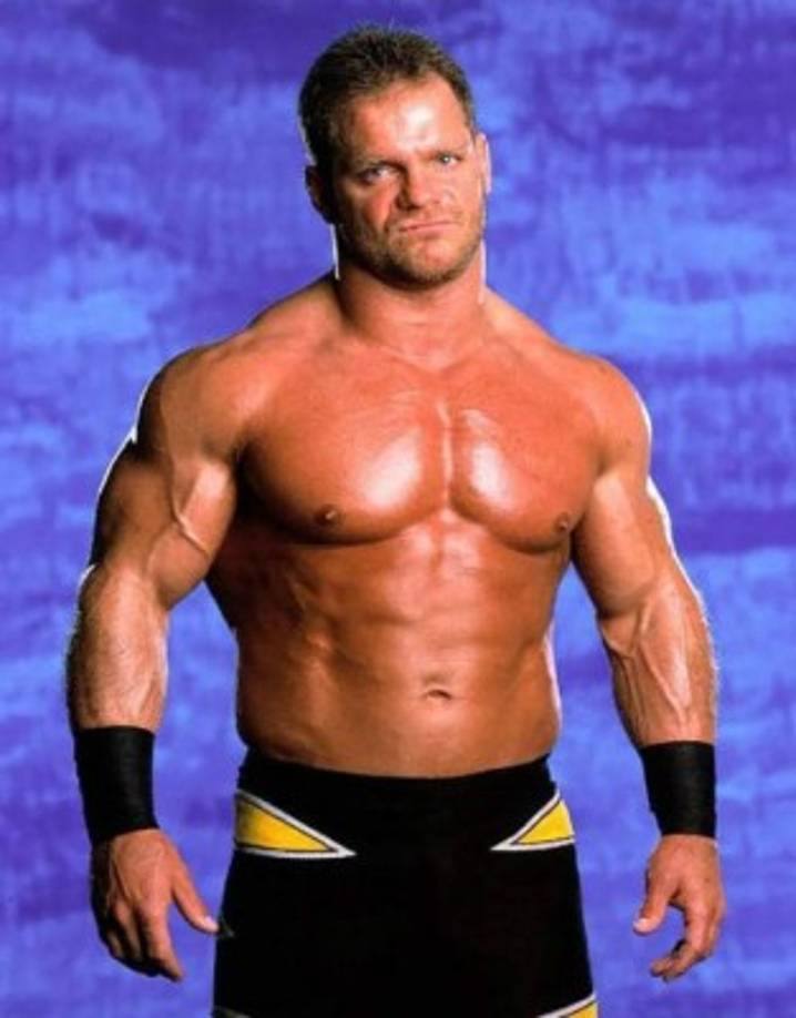 Aunque algunos niegan aquella posibilidad, en su habitación se encontraron restos de testosterona, que el médico Kris Sperry justificó diciendo que Benoit sufría una deficiencia testicular, y esteroides anabolizantes. Las pericias del caso confirmaron que minutos antes de la masacre la estrella de la WWE se inyectó testosterona.