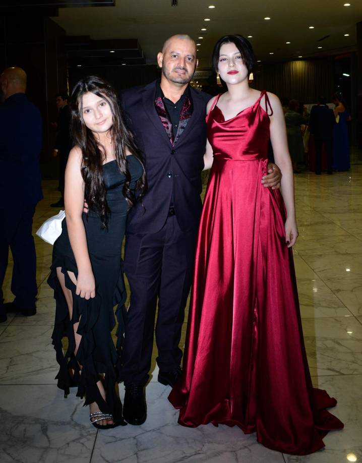 Aisha, Wilmer y Sasha Avelar