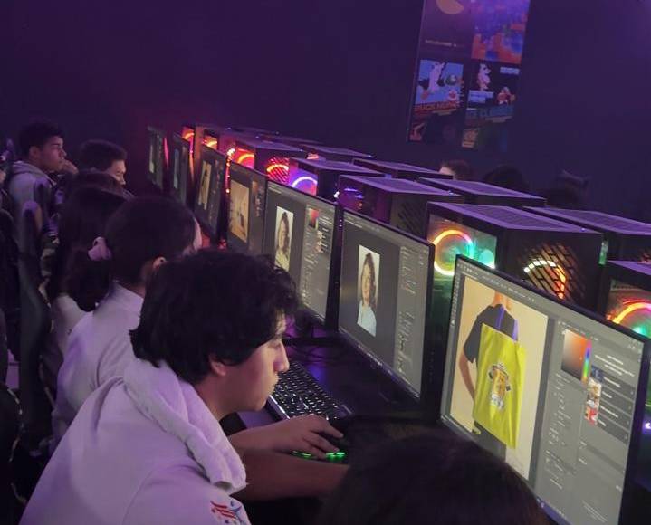 Cabe mencionar que, los estudiantes ya realizan sus práticas de laboratorios en la sala de videojuegos.