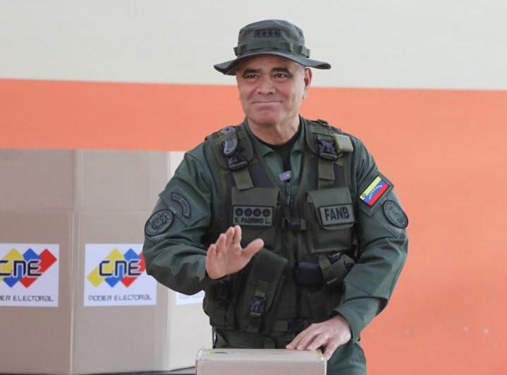 Vladimir Padrino López dice que Maduro da “ejemplo” sobre respeto a resultados