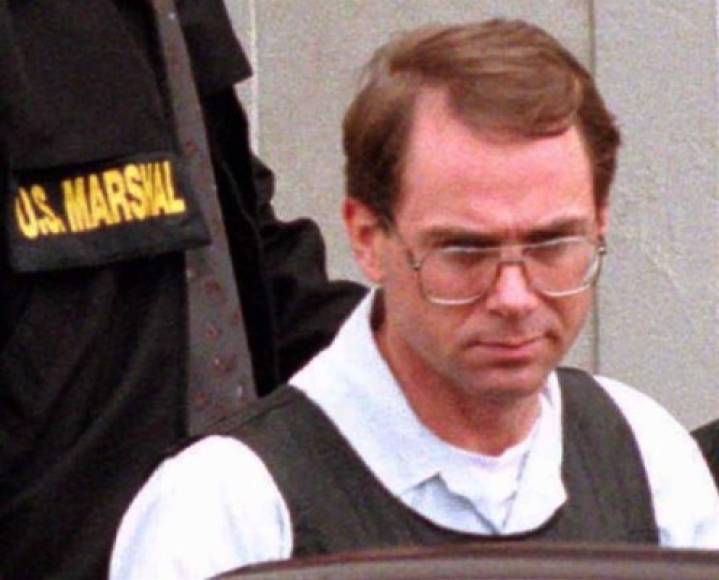 El estadounidense Terry Lyn Nichols (63), es un cómplice condenado por el atentado de Oklahoma City en 1995.<br/><br/>Después de un juicio federal en 1997, Nichols fue declarado culpable de conspiración para usar armas de destrucción masiva y ocho cargos de homicidio involuntario por haber matado a los agentes del orden federal. <br/><br/>Fue condenado a cadena perpetua sin posibilidad de libertad condicional.