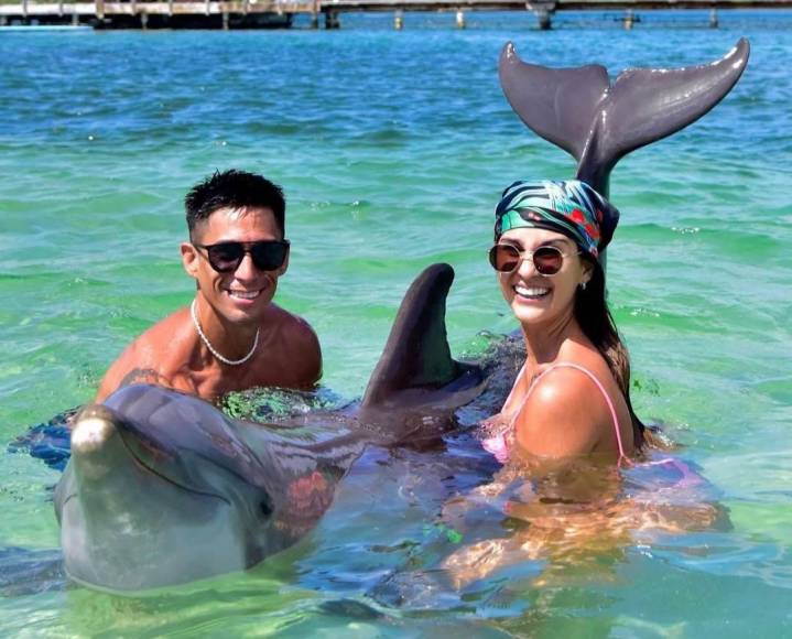Juan Vieyra y su novia decidieron disfrutar sus vacaciones en la bella isla de Roatán. 