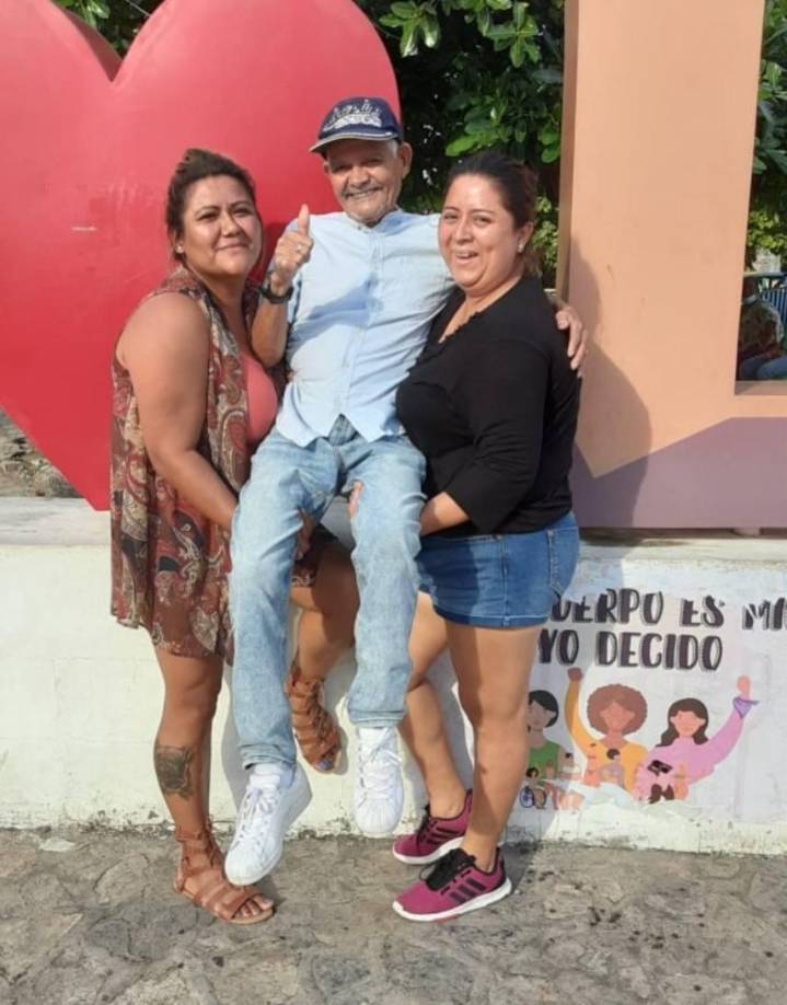  “No es justo que haya dos muertos y ese hombre ande libre. Fuimos a audiencia y decidieron que ese hombre se iba a defender en libertad. No han ni mandado los resultados toxicológicos porque supuestamente fueron enviados a Tegucigalpa. El abogado de él dice que van a pagar con dinero y no con cárcel, qué impotencia y qué injusticia tan grande porque dicen que es un caso fiable, bien dicen que la vida no vale nada”, dijo a LA PRENSA.