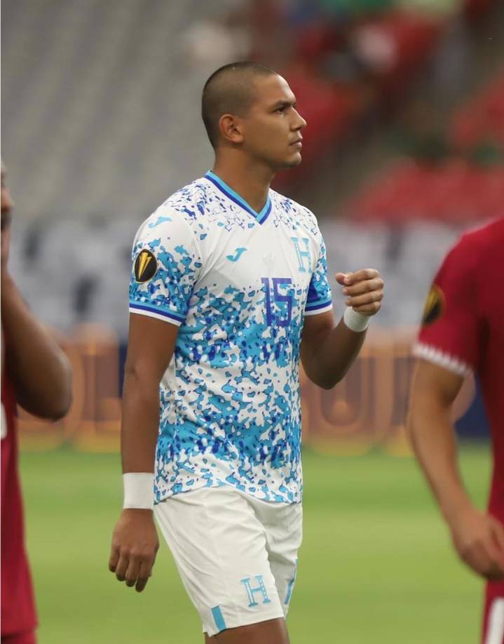 DEFENSA - Junto a Denil aparecería Luis Vega, futbolista del Motagua que ha sido titularísimo bajo el mando del entrenador colombiano Reinaldo Rueda.