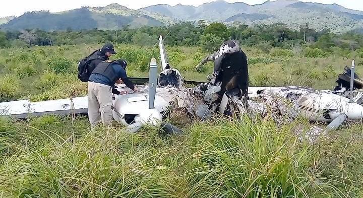Atic inspecciona avioneta que presuntamente transportaba droga en Colón