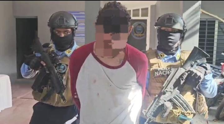 Capturan a “Yoker”, presunto extorsionador de la Pandilla 18 en el barrio Cabañas