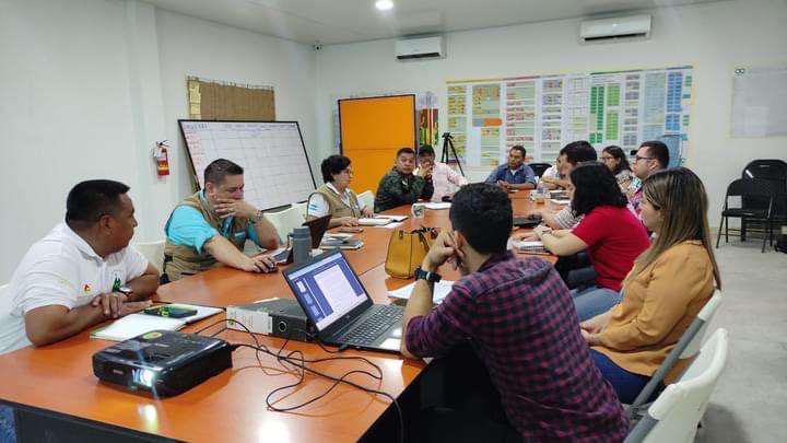 Entes de investigación recopilan información.