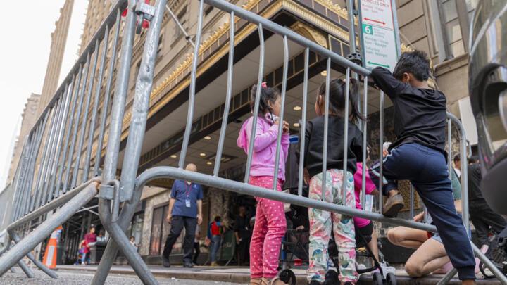 El lujoso hotel Roosevelt, reconvertido en refugio para inmigrantes