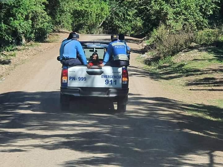 Arrestan a presunto asesino de tres pescadores en Santa Bárbara