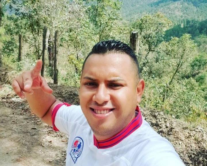 Era amante del fútbol y del senderismo. Su equipo favorito en Honduras era el Olimpia.