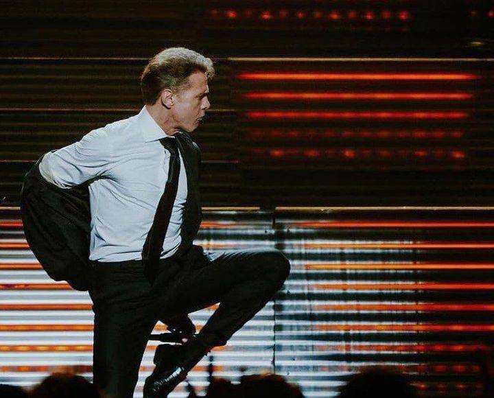 35 canciones aproximadamente incluye el artista en sus últimos shows. El “set list” que interpretó el martes en El Salvador incluía temas como “Será que no me amas”, “Amor, amor, amor”, “Suave”, “Culpable o no”, “Te necesito”, “Es por ti”, “Hasta que me olvides”, “Dame”, “Por debajo de la mesa”, “No sé tú”, “Como yo te amé”, “Solamente una vez”, “Somos novios”,“Todo y nada”, “Nosotros”, “Sonríe”, “No culpes a la noche”, “Come fly with me”, “Un hombre busca una mujer”, “Fría como el viento”, “Tengo todo excepto a ti”, entre otros.