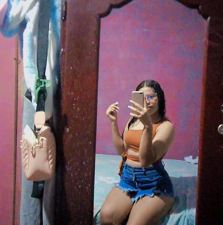 Eymi estaba tranquila en casa y un sujeto llegó a apuñalarla en Yoro