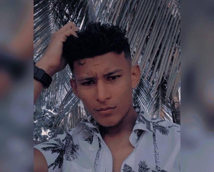 En el sector las calles son bien oscuras y por eso los vecinos esperaron que amaneciera para salir a reconocer a la víctima.