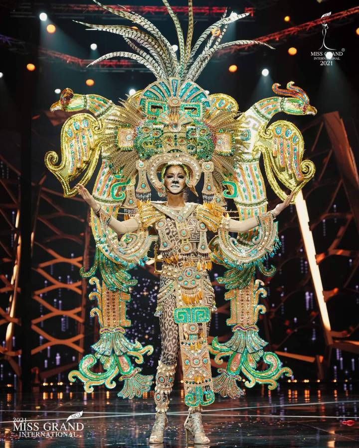 “Bailando con los Dioses” es el traje típico que luce la reina hondureña en Miss Grand Internacional