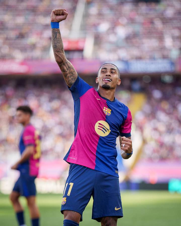 Raphinha marcó el primer hat-trick de su carrera.