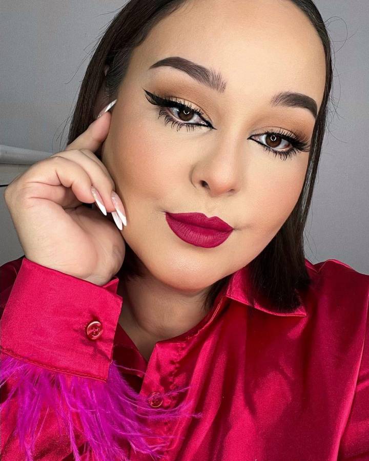 Taisha Urías ha forjado su carrera y negocio con perseverancia, convirtiéndose en una reconocida Make Up Artist en Honduras.