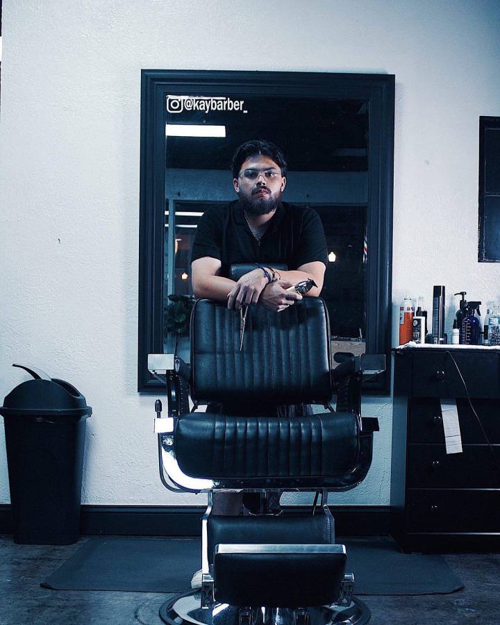 Kilver Martínez se ha convertido en todo un profesional barbero y muy conocido en Kansas.
