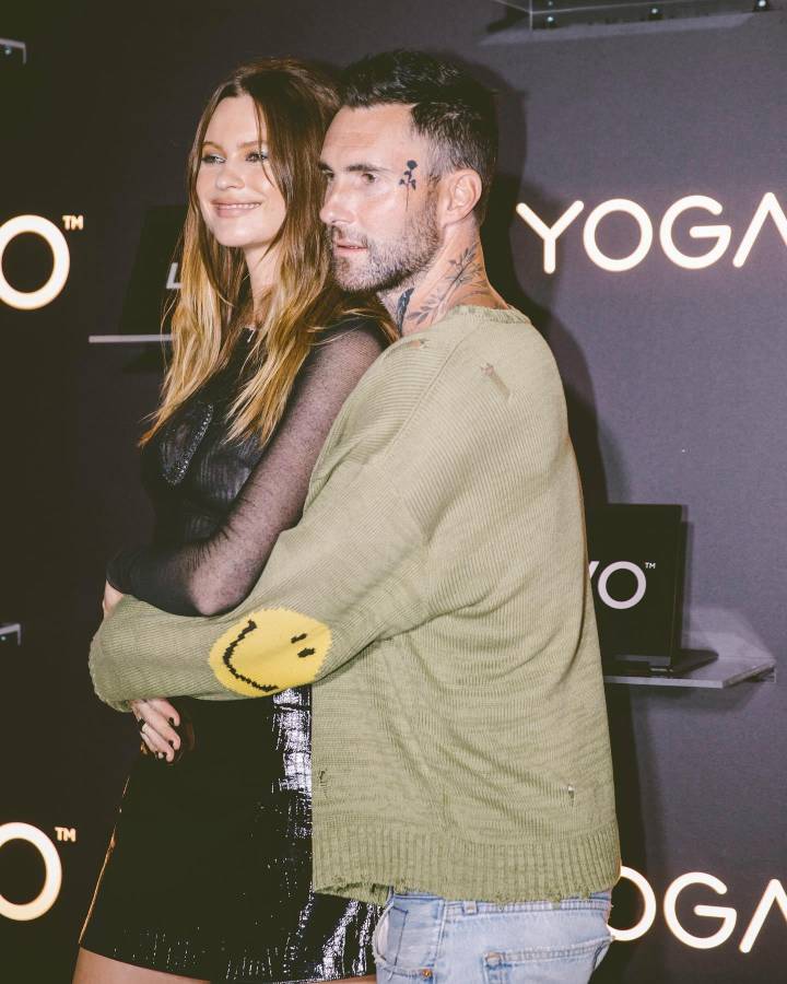Adam Levine y Behati Prinsloo serán papás por tercera vez