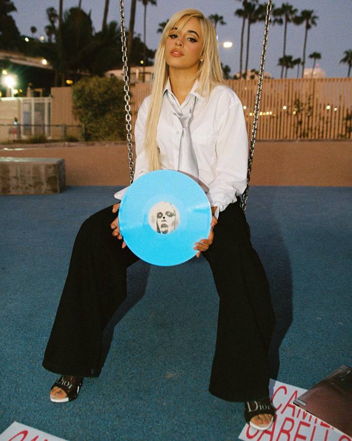 Su nuevo material -totalmente en inglés- lleva al público por géneros como hyperpop, afrobeat, R&amp;B y hip-hop, retomando ritmos exitosos en el pasado y comparte créditos con artistas como Drake, JT y Yung Mami, Lil Nas X y Playboi Carti.