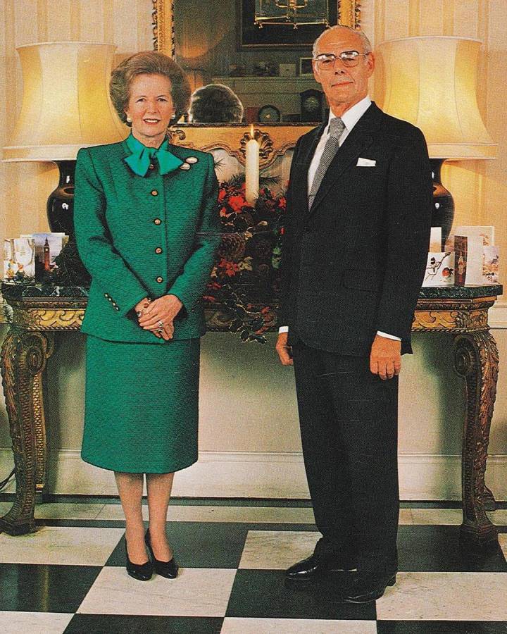 Margaret Thatcher junto a su esposo Dennis Thatcher