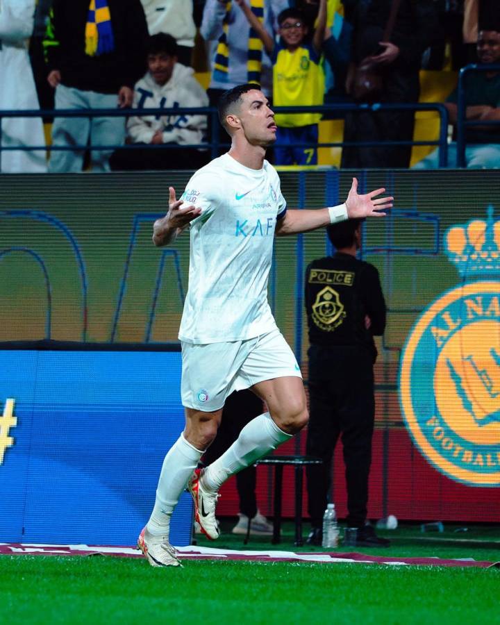Cristiano Ronaldo celebrando su nuevo gol con el Al Nassr.